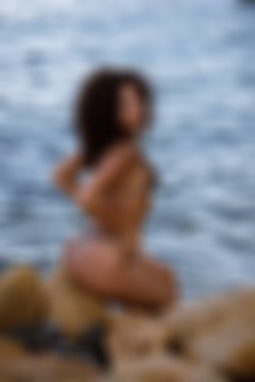 Mariana single women in seattle