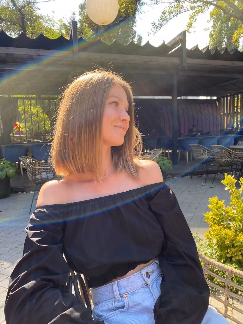 Olena conocer personas solteras