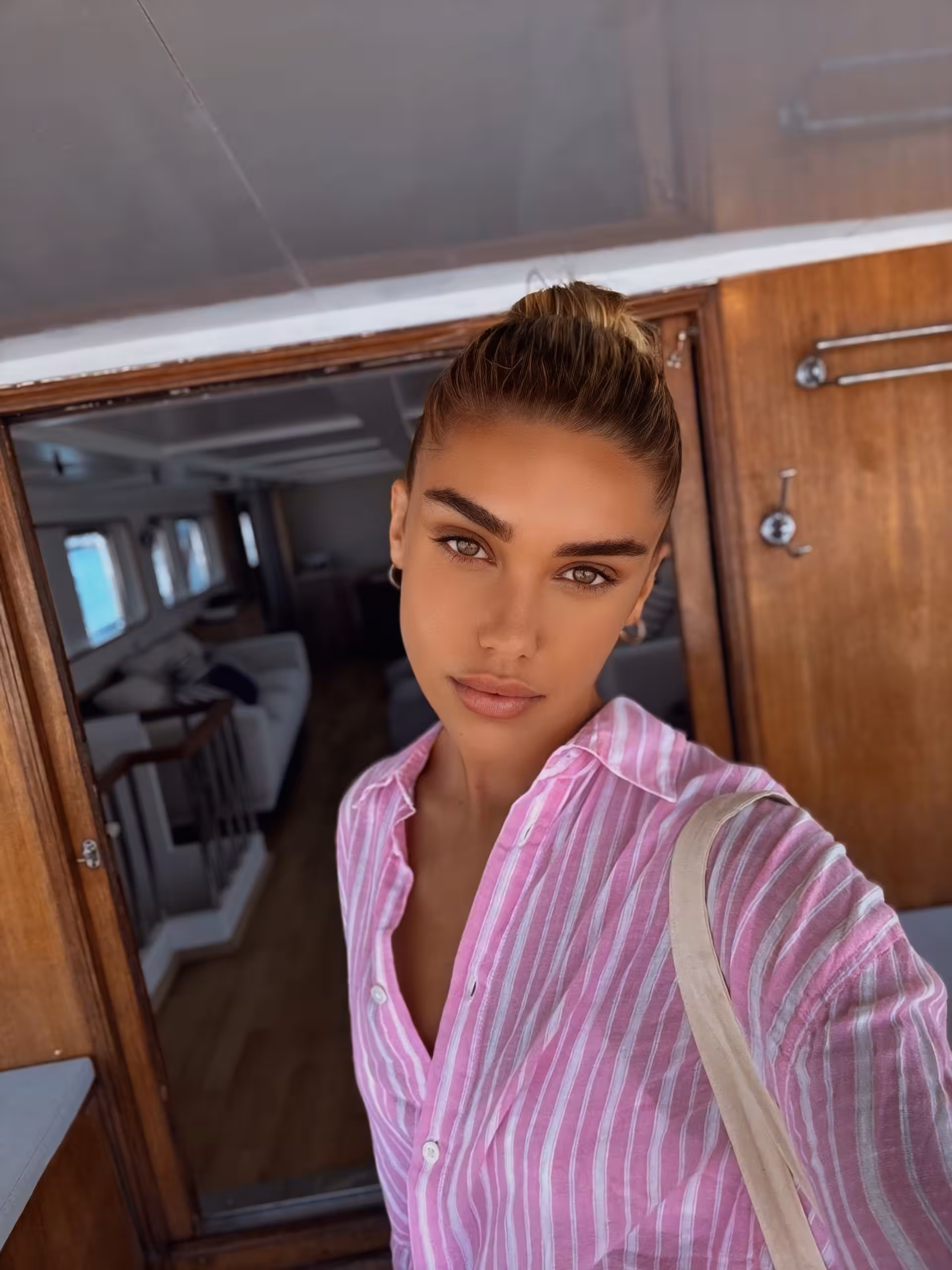 Adriana holostyak 2019 ukraine
