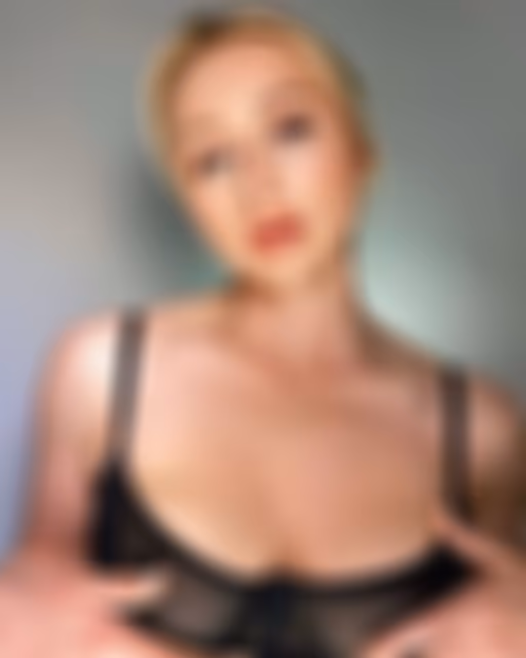 Yuliia ukraine bride singapore